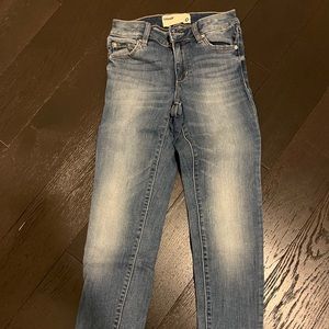 Low rise skinny jeans